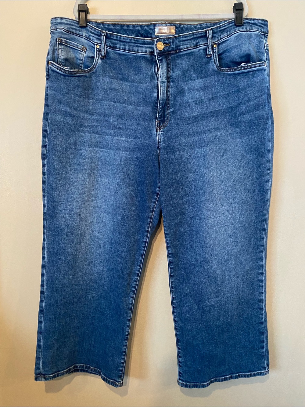 Kut from the Kloth Medium Blue Cropped Wide-Leg Jeans